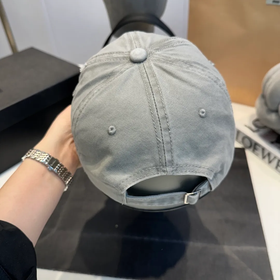 P60 Chrome Hearts 💓Early spring Korean style fashion retro distressed hole hat worn design versatile baseball cap peaked cap